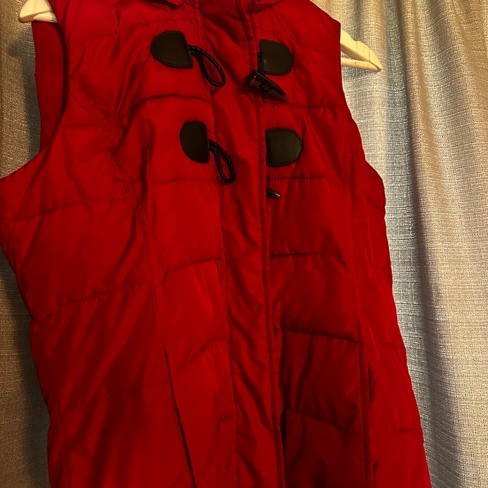 Vest Women’s Red Charter Club vest Faux Fur size small Great condition! Warm! - Picture 6 of 9